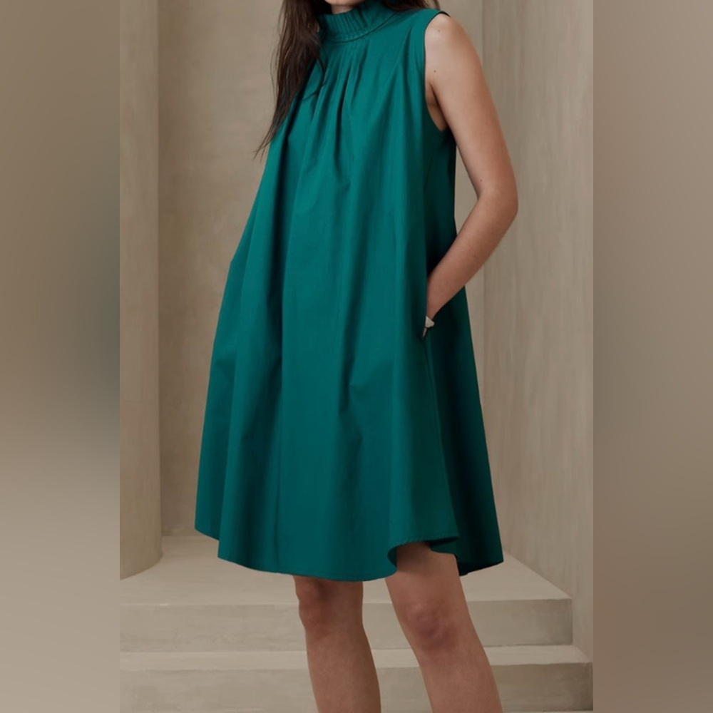 NWT Banana Republic High-Neck Pleated Swing Dress